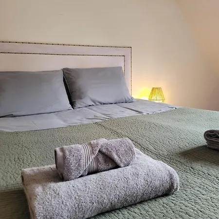 Sloneczne Poddasze Z Balkonem