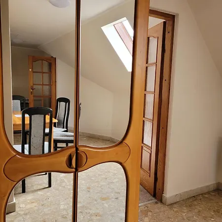 Sloneczne Poddasze Z Balkonem